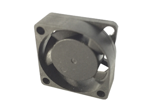 如何正确安装一体机风扇？